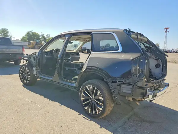 YV4M12PE8T1488928 2026 VOLVO XC90 - Image 2