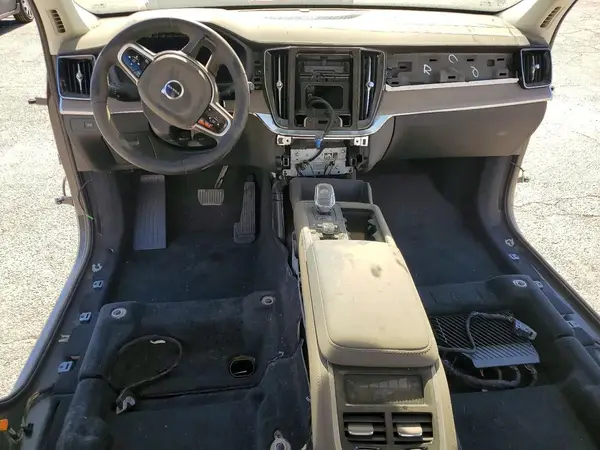 YV4M12PE8T1488928 2026 VOLVO XC90 - Image 8