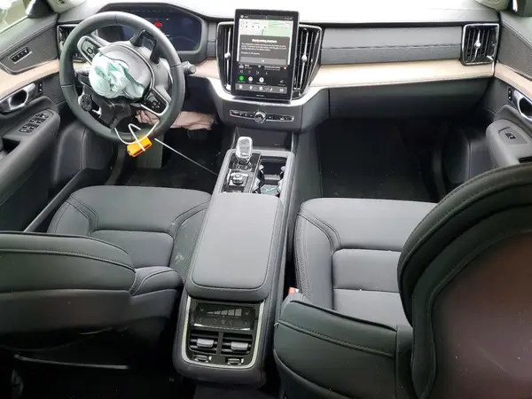 YV4M12PJ4T1504653 2026 VOLVO XC90 - Image 8