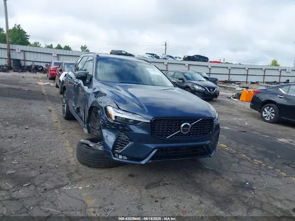 YV4M12RC0S1104473 2025 VOLVO XC60 - Image 1
