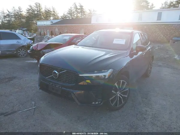 YV4M12RC2S1132405 2025 VOLVO XC60 - Image 2