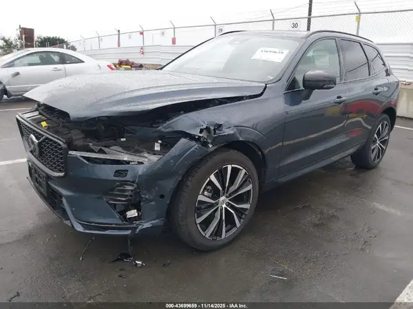 YV4M12RC3S1068682 2025 VOLVO XC60 - Image 2