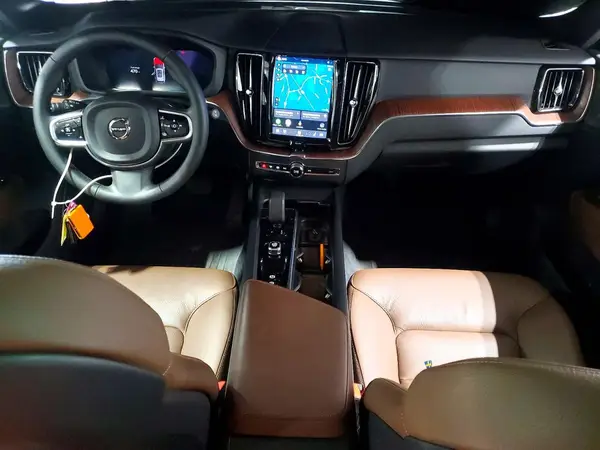 YV4M12RC4S1074913 2025 VOLVO XC60 - Image 8