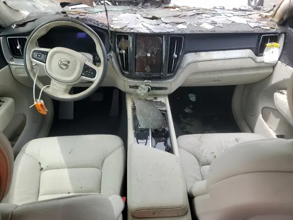 YV4M12RC4S1215995 2025 VOLVO XC60 - Image 8
