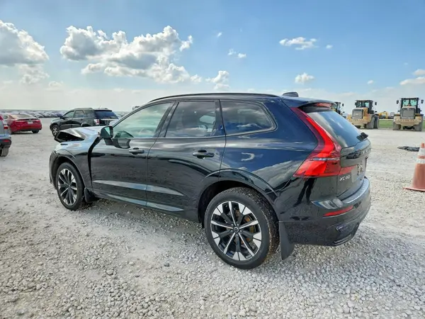 YV4M12RC4T1437065 2026 VOLVO XC60 - Image 2