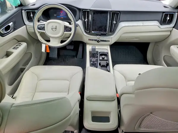 YV4M12RC5S1069090 2025 VOLVO XC60 - Image 8