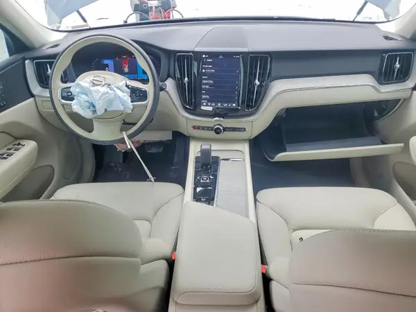 YV4M12RC5S1086097 2025 VOLVO XC60 - Image 8