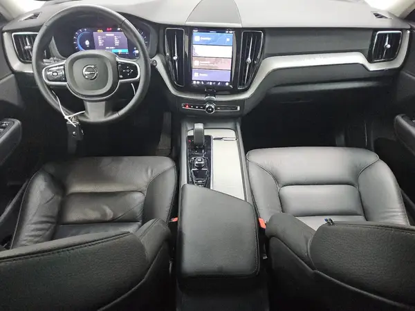 YV4M12RC6S1092944 2025 VOLVO XC60 - Image 8