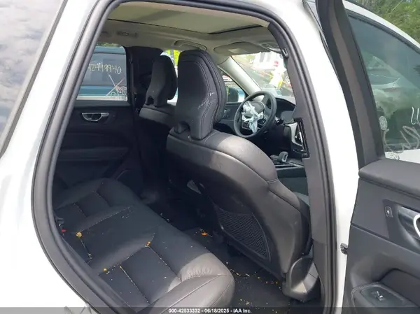 YV4M12RC6S1165620 2025 VOLVO XC60 - Image 8