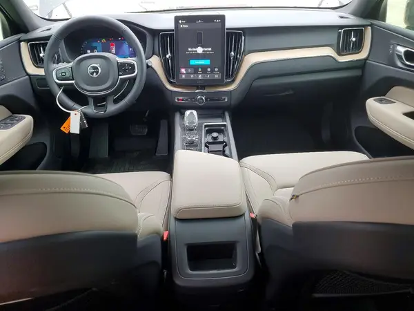 YV4M12RC6T1416816 2026 VOLVO XC60 - Image 8