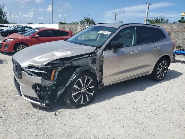 YV4M12RC7S1073951 2025 VOLVO XC60 - Image 1