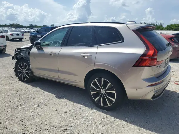 YV4M12RC7S1073951 2025 VOLVO XC60 - Image 2