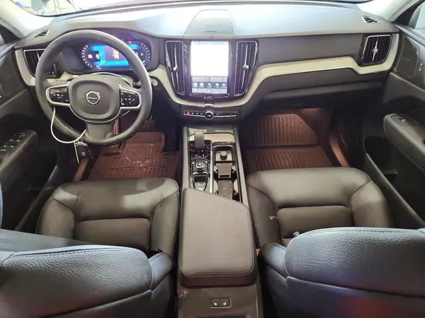 YV4M12RC8S1002760 2025 VOLVO XC60 - Image 8