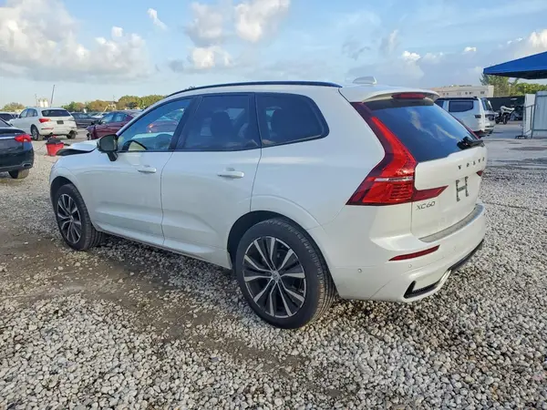 YV4M12RC8S1068032 2025 VOLVO XC60 - Image 2