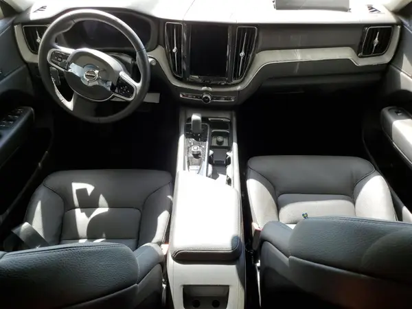 YV4M12RC8S1092959 2025 VOLVO XC60 - Image 8