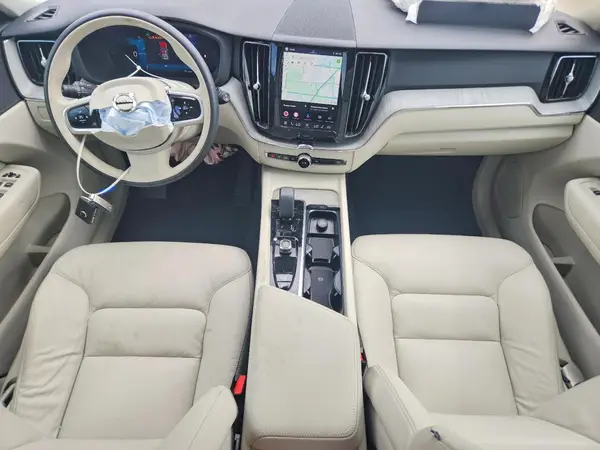 YV4M12RC9S1073966 2025 VOLVO XC60 - Image 8