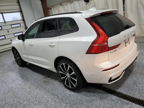 YV4M12RC9S1182962 2025 VOLVO XC60 - Image 2