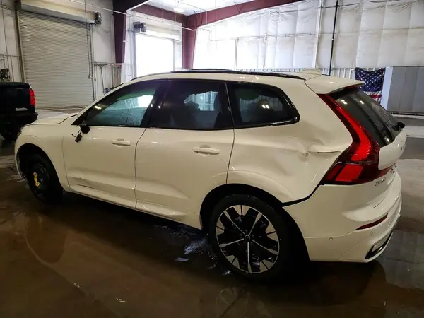 YV4M12RC9T1365327 2026 VOLVO XC60 - Image 2