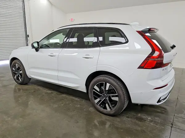 YV4M12RC9T1398716 2026 VOLVO XC60 - Image 2