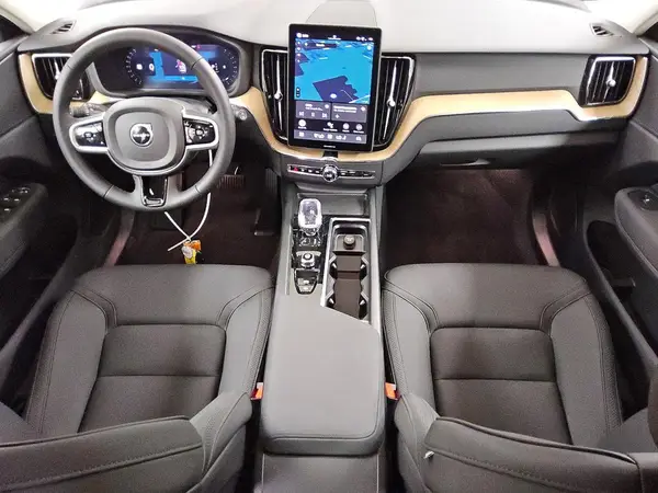 YV4M12RC9T1398716 2026 VOLVO XC60 - Image 8