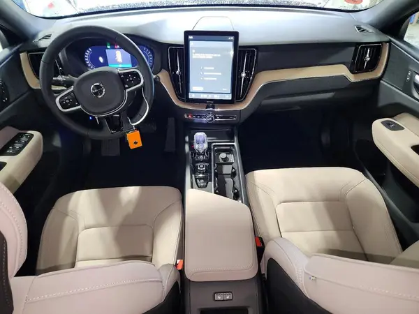 YV4M12RC9T1464567 2026 VOLVO XC60 - Image 8