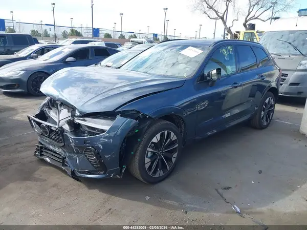 YV4M12RCXT1375185 2026 VOLVO XC60 - Image 2