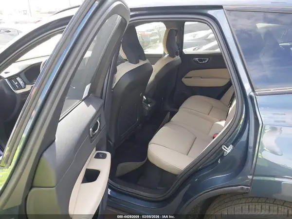 YV4M12RCXT1375185 2026 VOLVO XC60 - Image 8