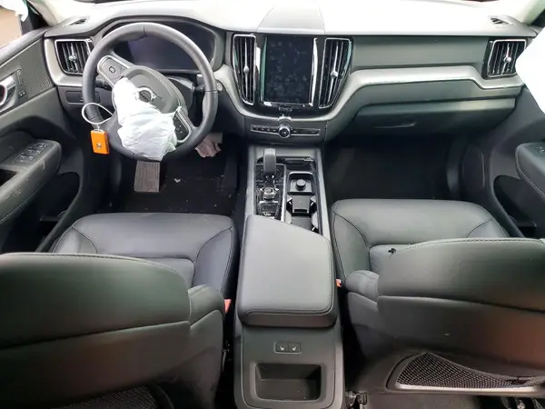 YV4M12RJ7S1006670 2025 VOLVO XC60 - Image 8