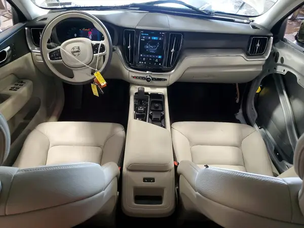 YV4M12RJ8S1087808 2025 VOLVO XC60 - Image 8