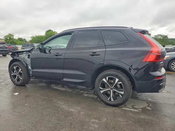 YV4M12RJ8T1463019 2026 VOLVO XC60 - Image 2