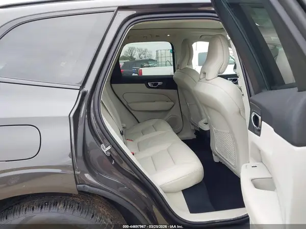YV4M12RJXS1050663 2025 VOLVO XC60 - Image 8
