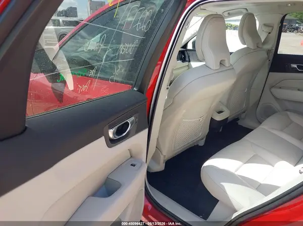 YV4M12RJXS1067723 2025 VOLVO XC60 - Image 8
