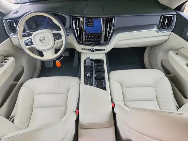 YV4M12RJXS1113843 2025 VOLVO XC60 - Image 8