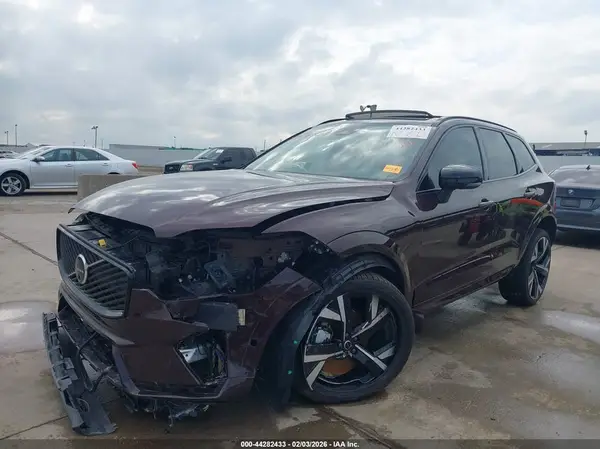 YV4M12RM0T1388083 2026 VOLVO XC60 - Image 2