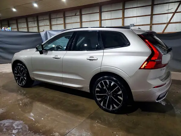 YV4M12RM0T1412723 2026 VOLVO XC60 - Image 2