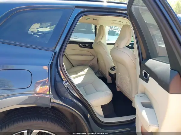 YV4M12RM1S1012314 2025 VOLVO XC60 - Image 8