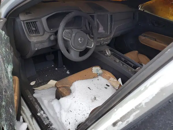 YV4M12RM1S1019232 2025 VOLVO XC60 - Image 8