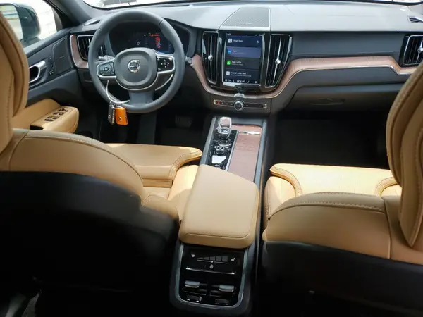 YV4M12RM2S1000415 2025 VOLVO XC60 - Image 8
