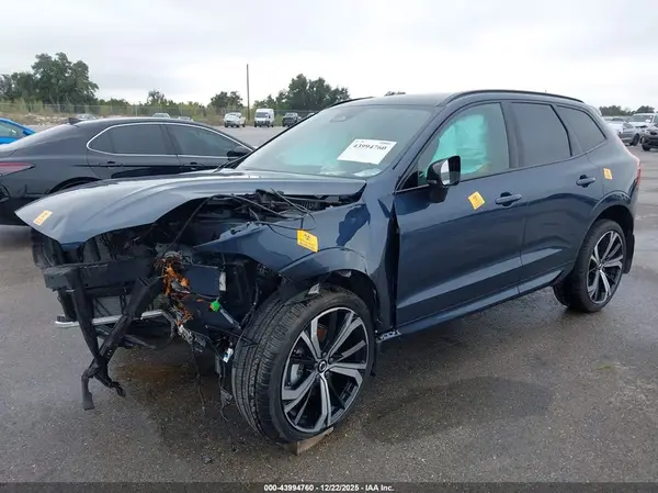 YV4M12RM2S1038727 2025 VOLVO XC60 - Image 2