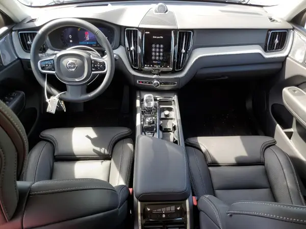 YV4M12RM2S1221044 2025 VOLVO XC60 - Image 8