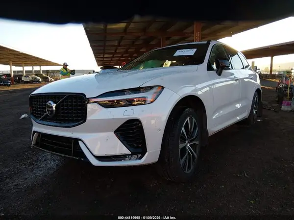 YV4M12RM3S1026022 2025 VOLVO XC60 - Image 2