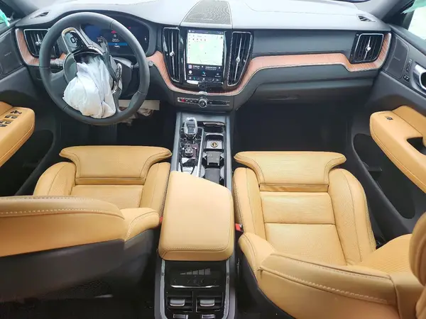 YV4M12RM3S1098340 2025 VOLVO XC60 - Image 8