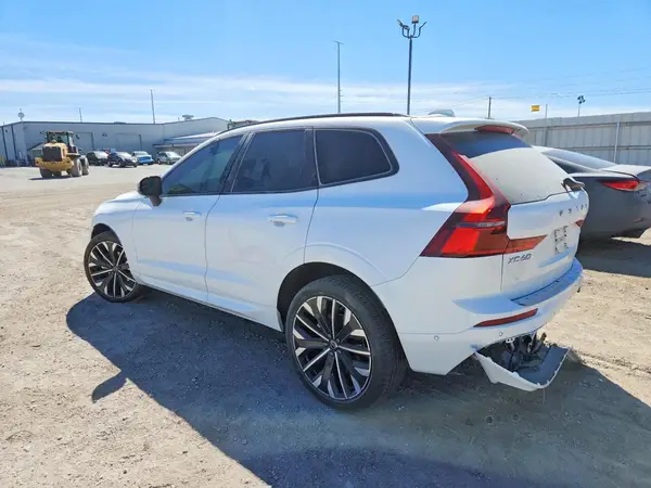 YV4M12RM3T1360097 2026 VOLVO XC60 - Image 2