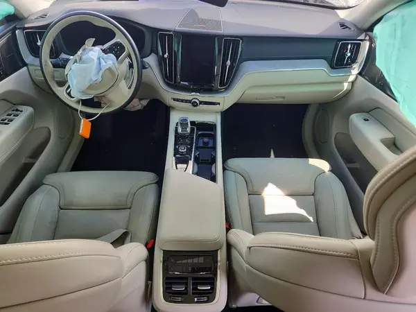 YV4M12RM4S1016504 2025 VOLVO XC60 - Image 8