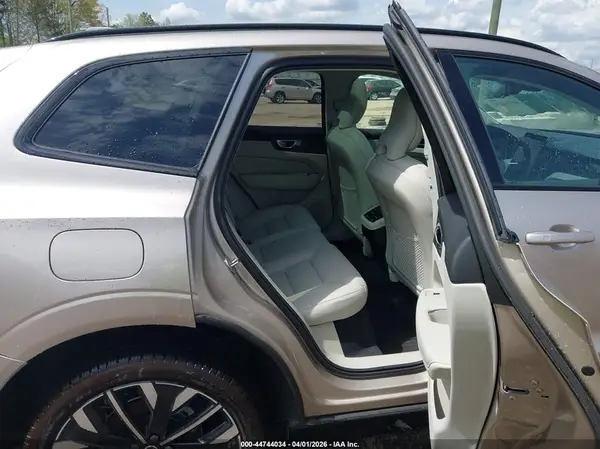 YV4M12RM4T1361758 2026 VOLVO XC60 - Image 8