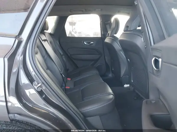 YV4M12RM5S1002076 2025 VOLVO XC60 - Image 8