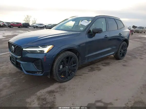 YV4M12RM5S1070068 2025 VOLVO XC60 - Image 2
