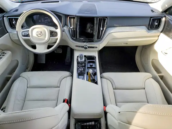 YV4M12RM5S1222284 2025 VOLVO XC60 - Image 8