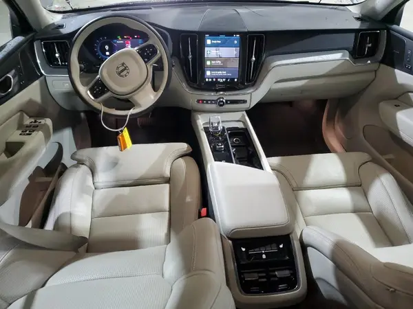 YV4M12RM6S1054865 2025 VOLVO XC60 - Image 8