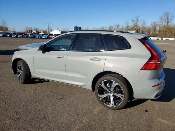 YV4M12RM6S1073836 2025 VOLVO XC60 - Image 2